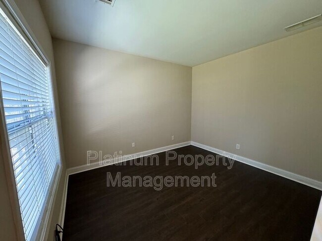 Foto del edificio - 5799 Salem Rd