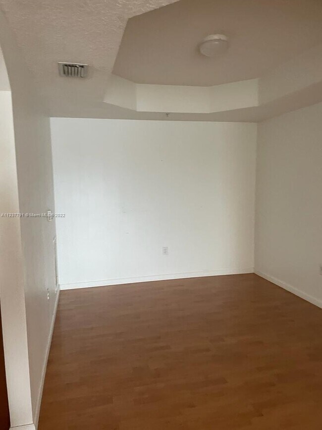 Foto del edificio - 6360 NW 114th Ave