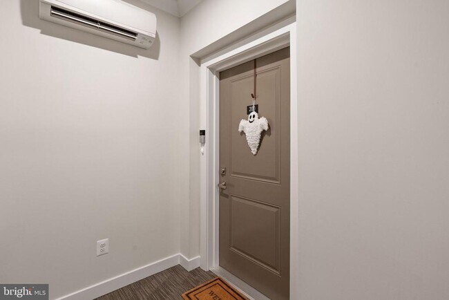 Foto del edificio - 46294 Mount Milstead Ter