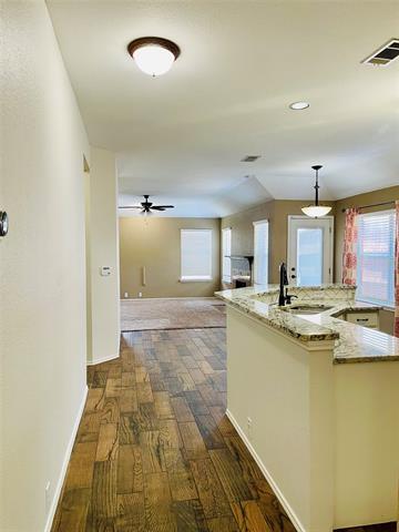 Foto del edificio - 1005 Blackenhurst Ln