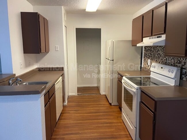 Building Photo - 2030 Cascades Blvd