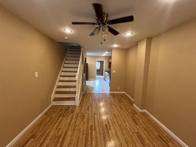 Building Photo - Available Now! 2 bed 1 Bath in Scanton!