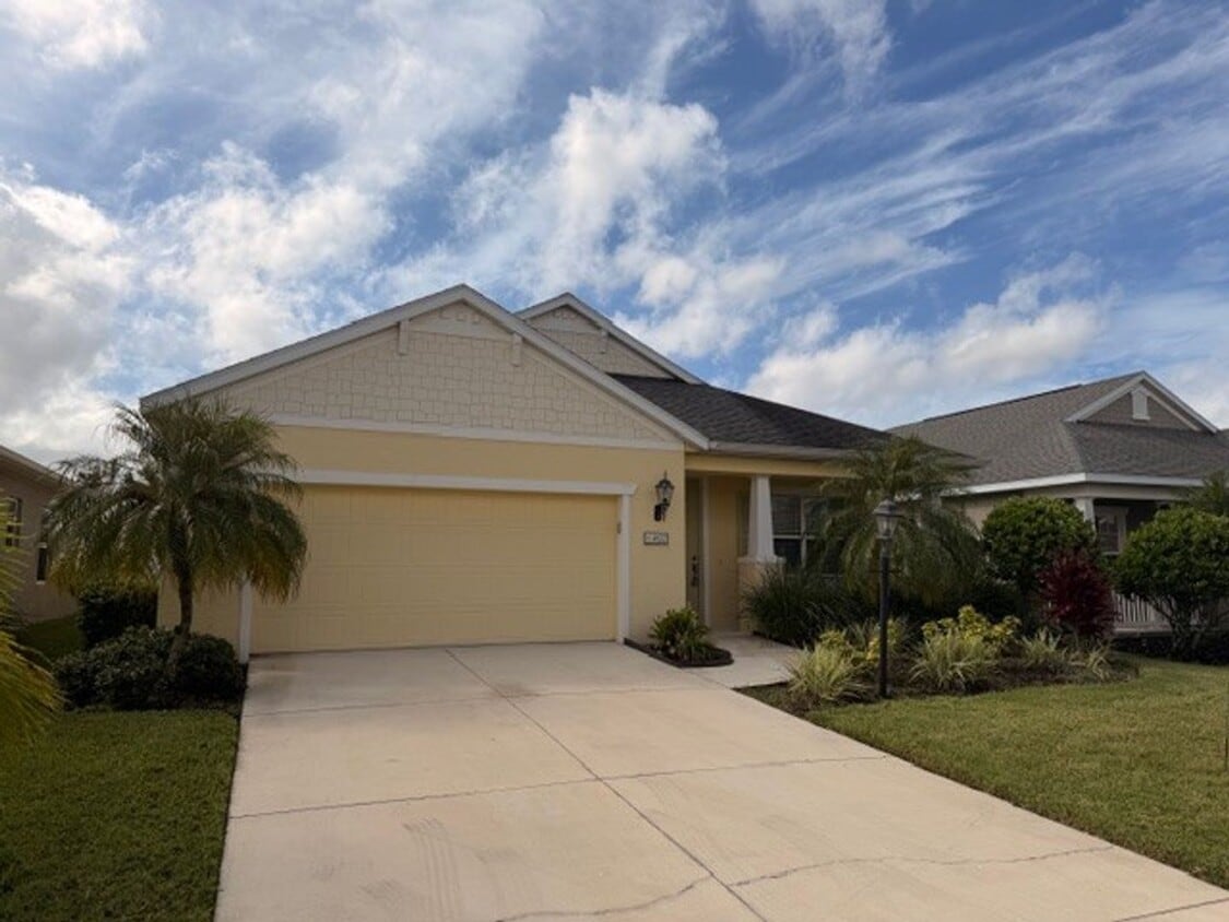 Foto principal - Home in Resort-Style Gated Community
