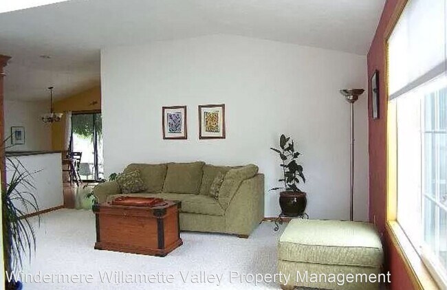 Building Photo - 2 br, 2 bath House - 1138 NE Conser Pl