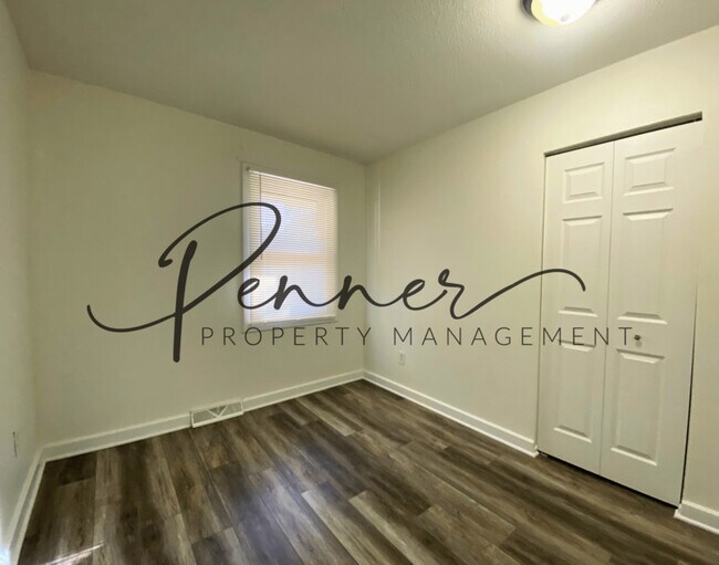 Foto del edificio - 1415 Cloverdale Ct