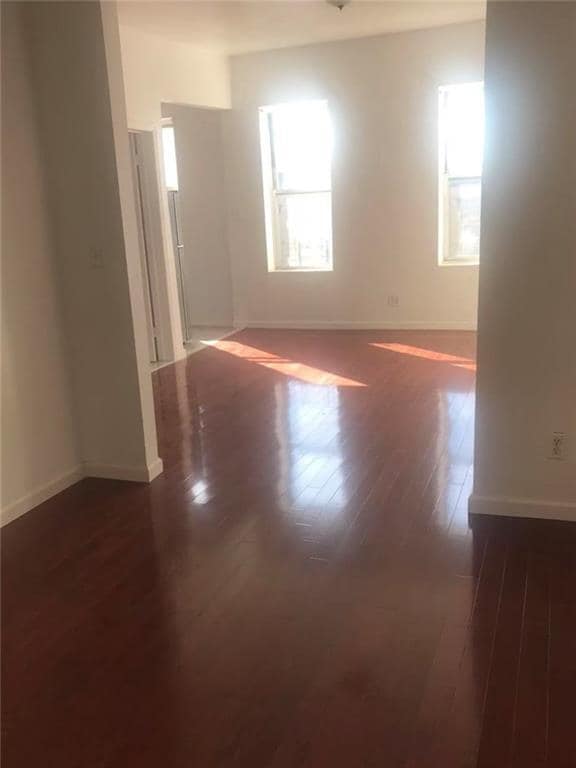 Building Photo - 261 Troy Ave