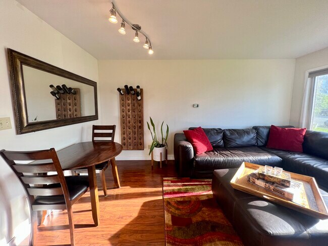 Photo - 817 P St Apartment