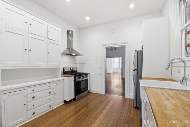 Building Photo - 4037 25th St