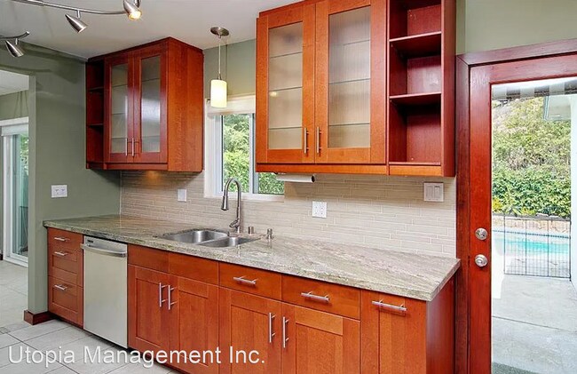 Building Photo - 3 br, 2 bath House - 21425 Mulholland Drive