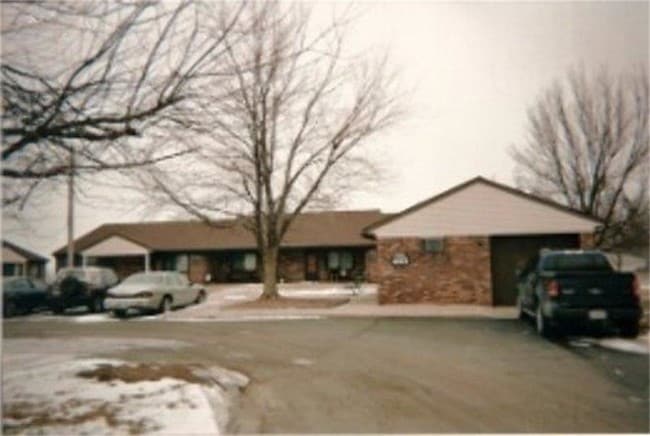 Building Photo - 244 W Prairie St