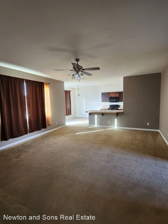 Building Photo - 3 br, 2 bath House - 1048 Veronica Ave