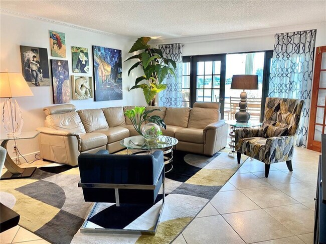 Foto del edificio - 2681 S Course Dr