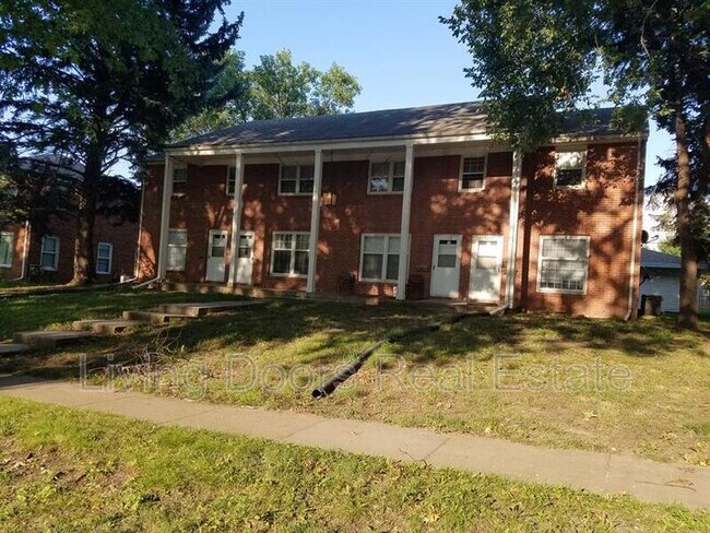 Building Photo - 316 S 47th St