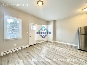 Building Photo - 521 1st St