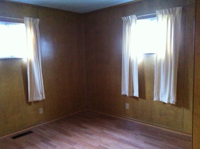 Foto del edificio - 2 br, 1 bath House - 719 KELLY DRIVE