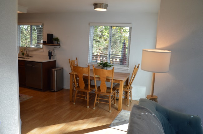 Foto del edificio - 11332 Benton Ct