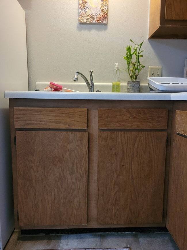 Building Photo - One bedroom One bath