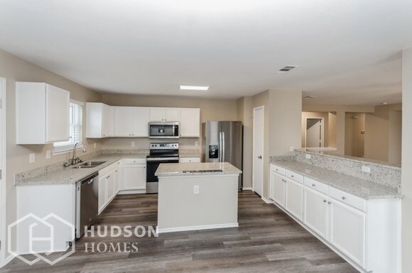 Foto del edificio - NOW AVAILABLE! 604 Candellia Dr, DeSoto, T...