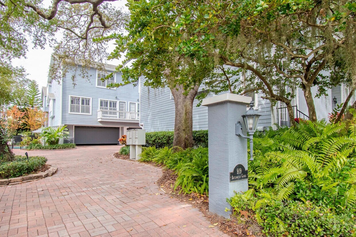 919 S Rome Ave, Tampa, FL 33606 Townhome Rentals in Tampa FL