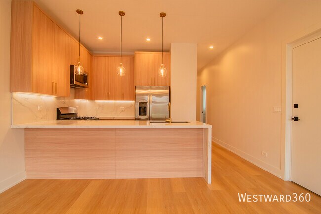 Foto del edificio - 2042 W Washington Blvd
