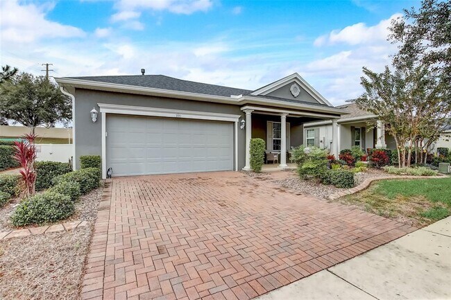 Building Photo - 223 Silver Maple Rd