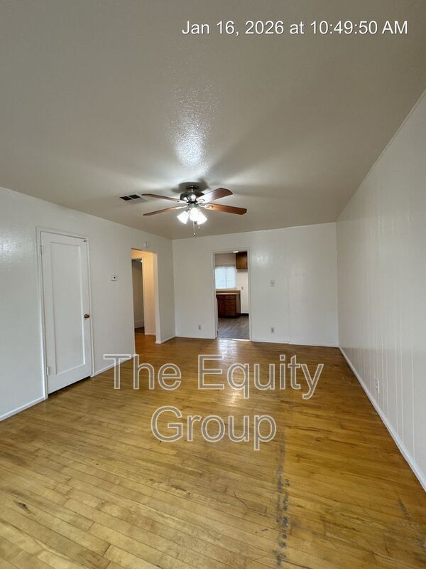 Foto del edificio - 515 N M St