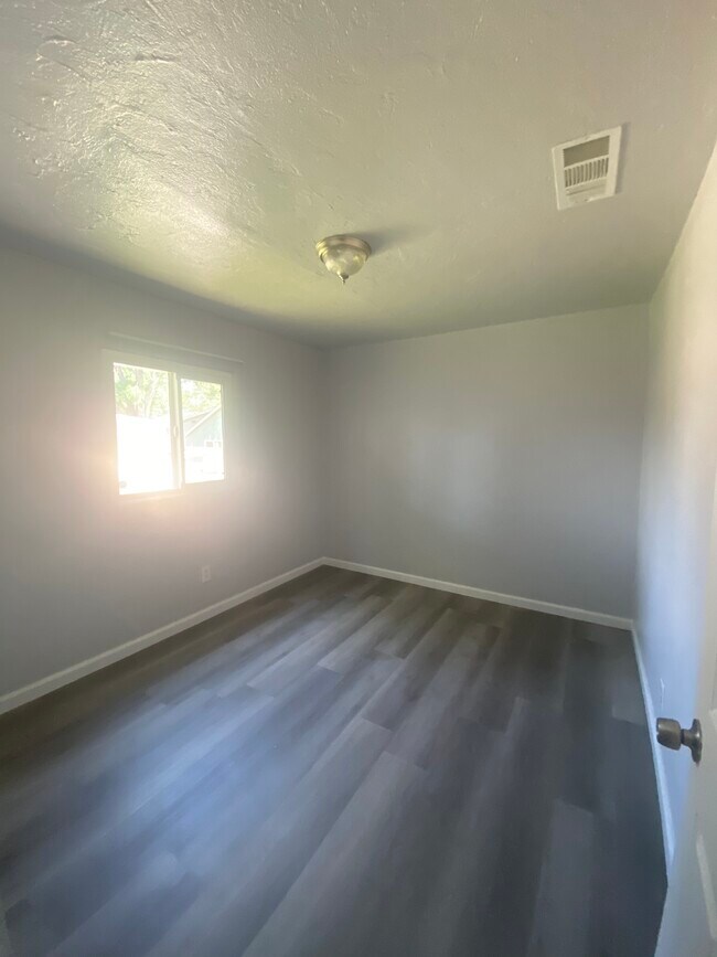 Foto del edificio - 272 W Beechwood Ave