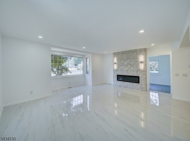 Foto del edificio - 217 Heywood Ave