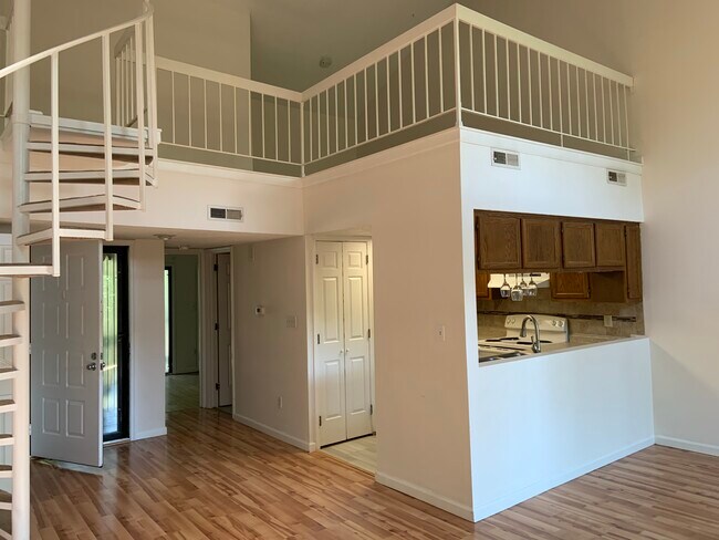 Building Photo - 9416 S Lake Ridge Dr