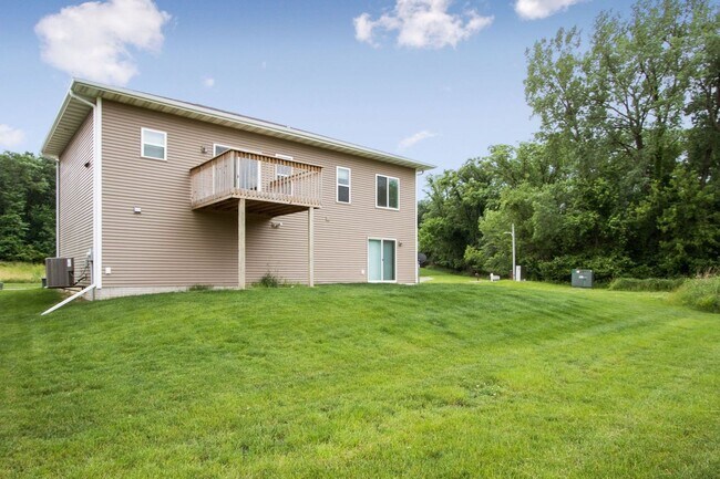 Foto del edificio - 4 Bedroom, 3 bath close to University.