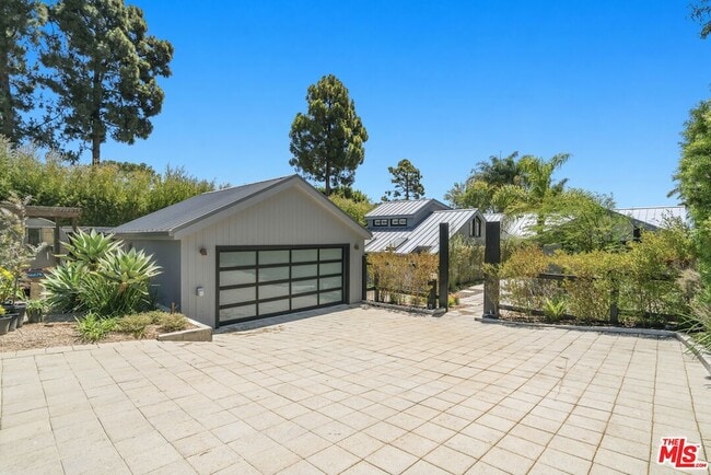 Building Photo - 28036 Sea Ln Dr