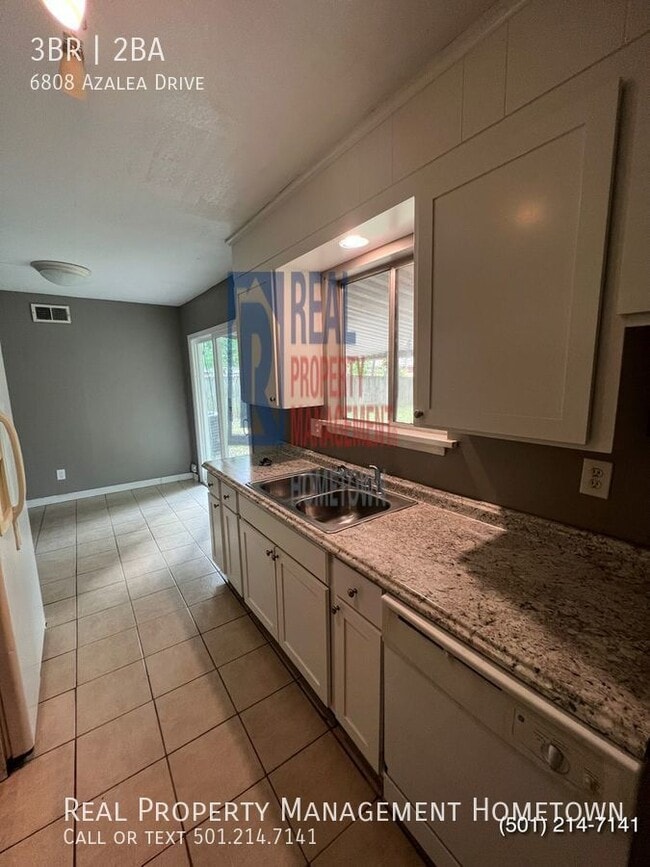 Building Photo - Newly Remodeled 3-bedroom 2-bath home in L...