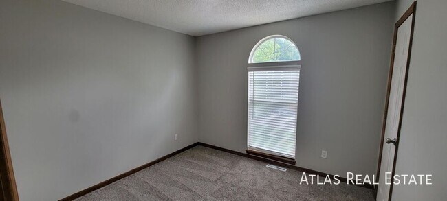 Foto del edificio - 205 NW Almond