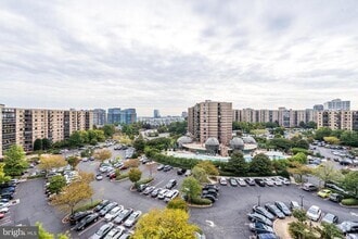 Building Photo - 8370 Greensboro Dr