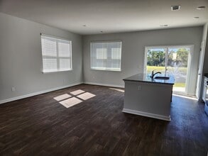 Building Photo - 191 Yarrow Way