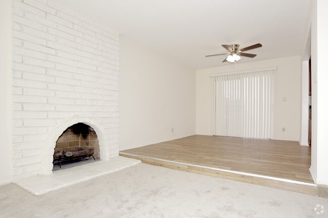 2BR, 2BA - 1100 SF - El Dorado Apartments