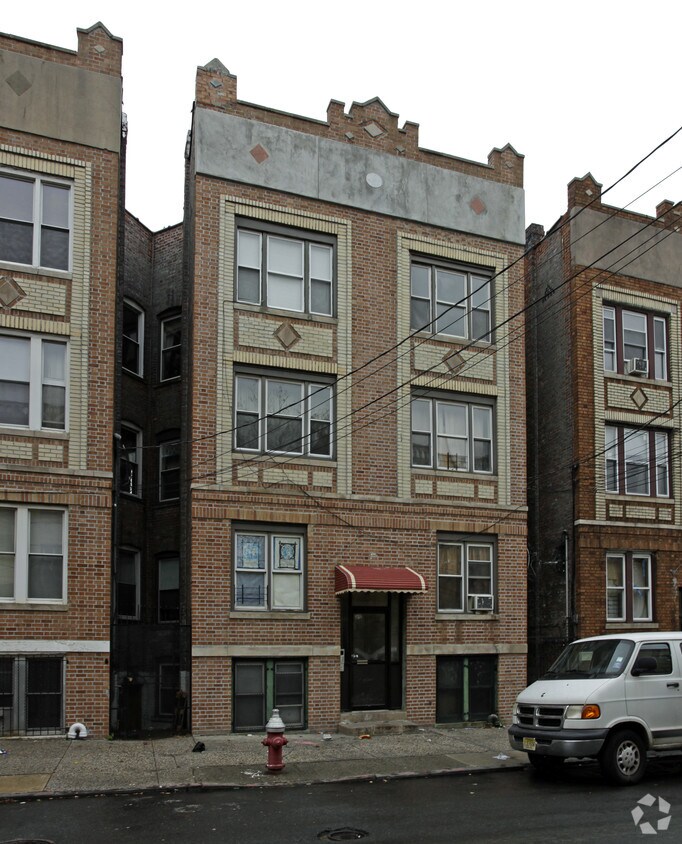 Foto del edificio - 119 Baldwin Ave