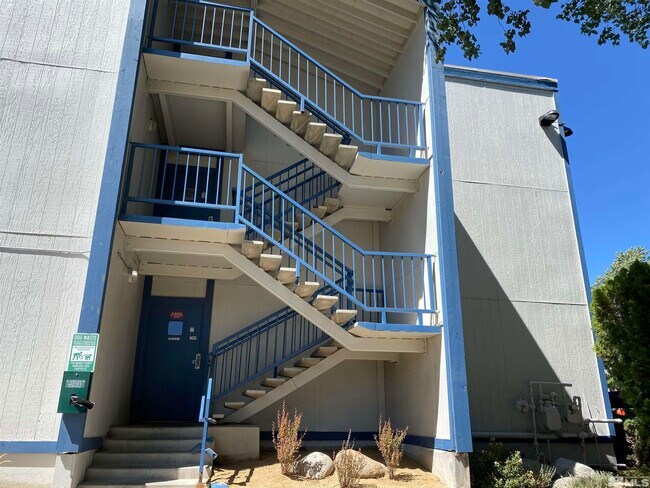 Building Photo - 2555 Clear Acre Ln