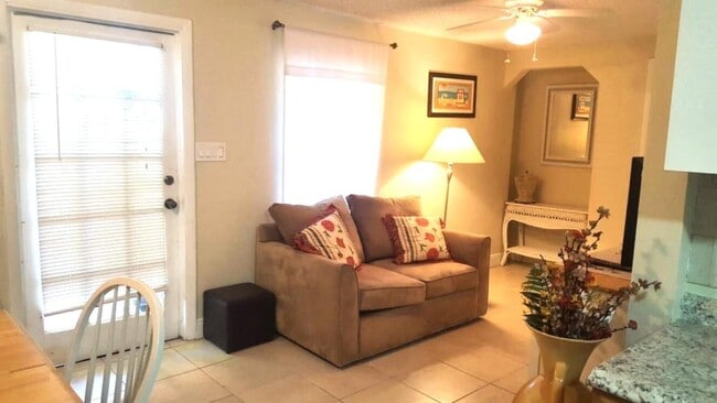 Foto del edificio - 206 Edgewood Dr