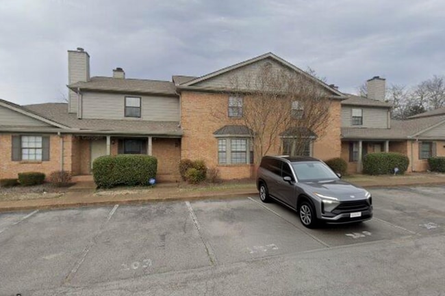 DJI_0103 - 105 Ellington Pl