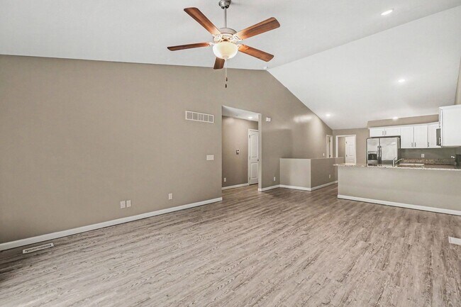 Foto del edificio - Great location, Just off Dodge and 168th!