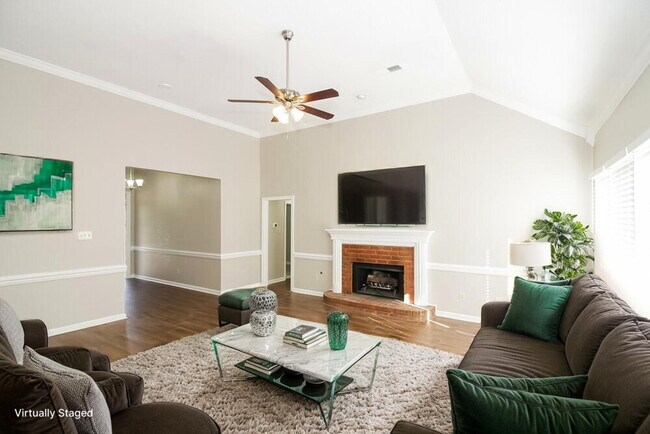 Foto del edificio - 8699 Wood Mills Dr W