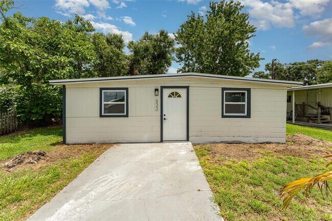 Foto del edificio - 833 N Suwannee Ave