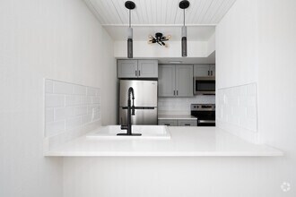 1BR, 1BA _ 724SF - Gardens at Anderson Square