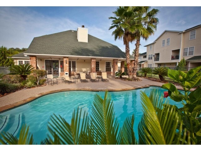 Pool - CHATEAUX NORMANDIE