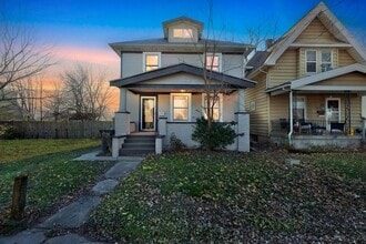 Building Photo - 1573 Jermain Dr