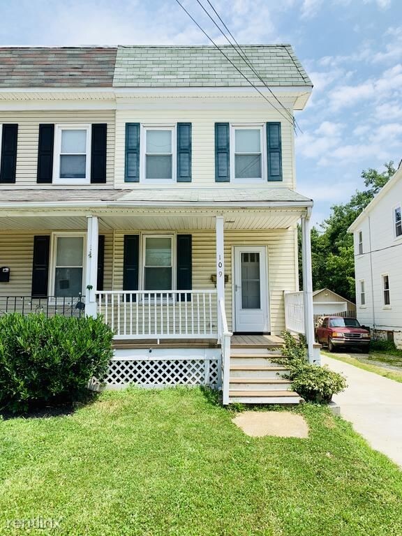Building Photo - 3 br, 2 bath Townhome - 109 Bloomsbury Ave