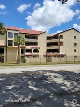 Building Photo - 8860 SW 123rd Ct