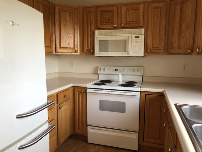 Foto del edificio - 2208 Holiday Rd