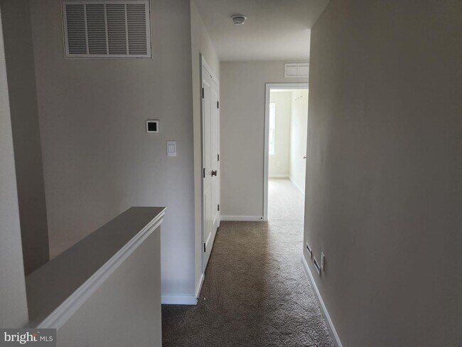 Building Photo - 344 Mazzeo Dr